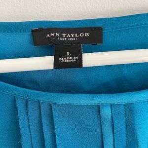 Beautiful blue Large Ann Taylor Blouse